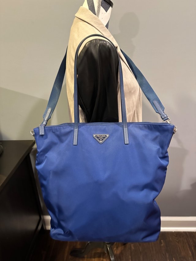 asa　PRADA キッズ140cm 黒&青　リバーシブル、クリーニング済 asa様専用 PRADA キッズ140cm 黒&青 リバーシブル、クリーニング